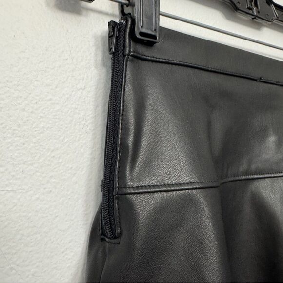 Crewcuts J.Crew Faux Black Leather Skirt size Zip Size 6 - Picture 3 of 6